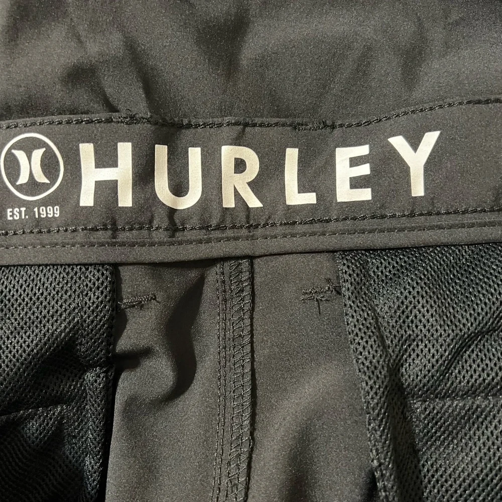Hurley Black Hybrid Walk Short Quick Dry Size 40